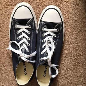 Converse tennis shoes